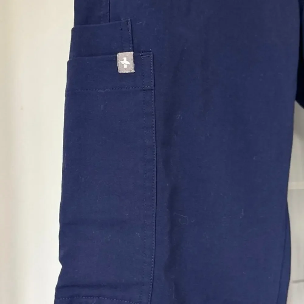 Figs Technical Collection Men’s M Cargo Scrub Pants Style T2001 Navy Blue